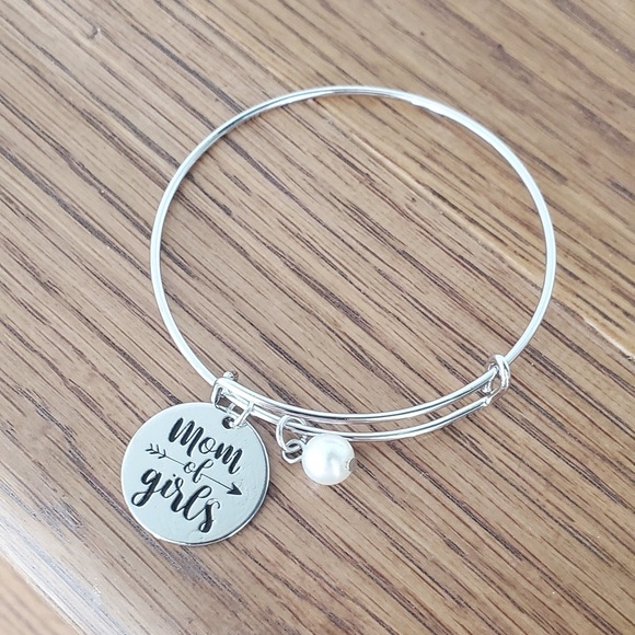 Mom of girls stamped bracelet - Picture 6 of 6